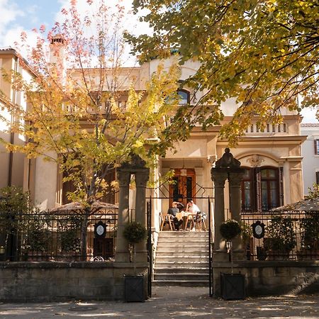 Vila Ebel Hotel Pool & Spa Корча Екстериор снимка
