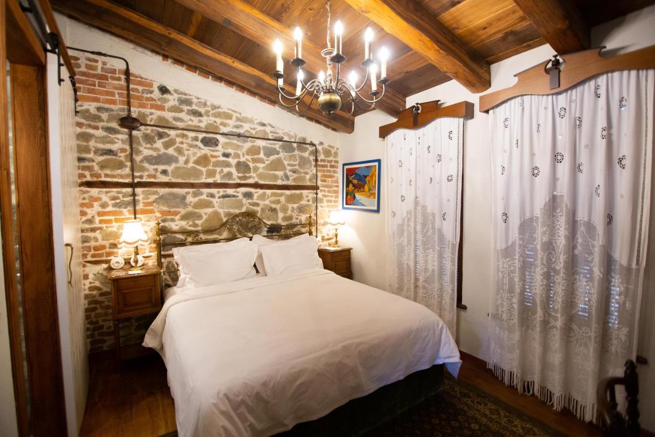 Vila Ebel Hotel Pool & Spa Корча Екстериор снимка